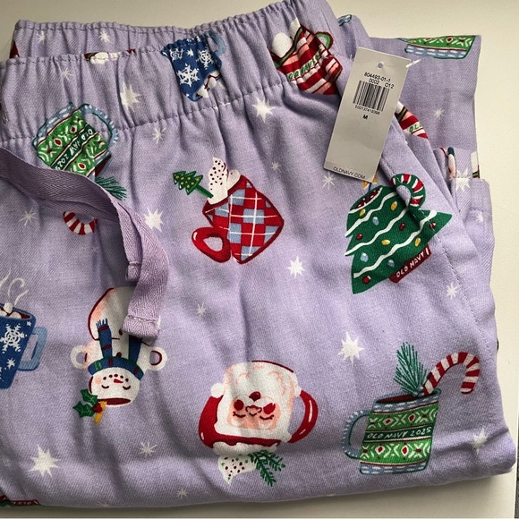 NWT Old Navy size M flannel pajama pants in Christmas pattern, 1 pair - Picture 2 of 3